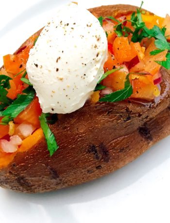 Zoete aardappel met een salsa topping
